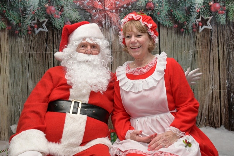 Santa & Mrs. Claus Make a Stop at the OBYC Clubhouse